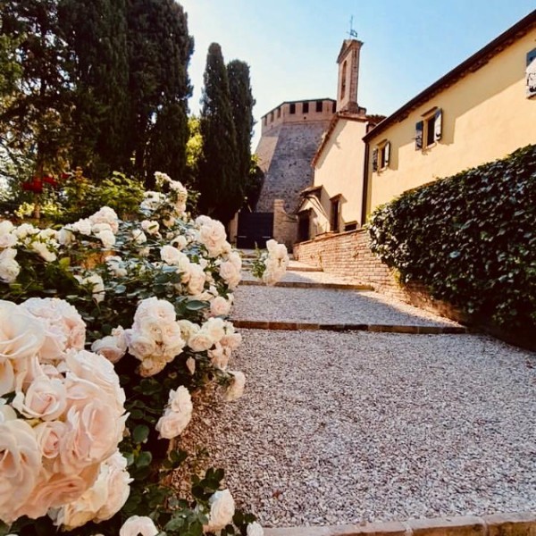 Speciale Ponti 25 Aprile e 1 Maggio a Gradara - 2 o 3 Notti con Cena, Spa e Massaggio