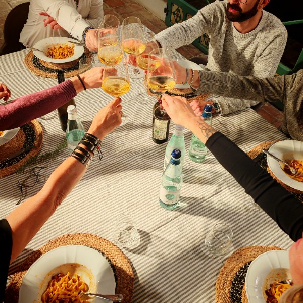 CENA CONVIVIALE EXPERIENCE – 1 Notte tra Gusto, Racconto & Tradizione